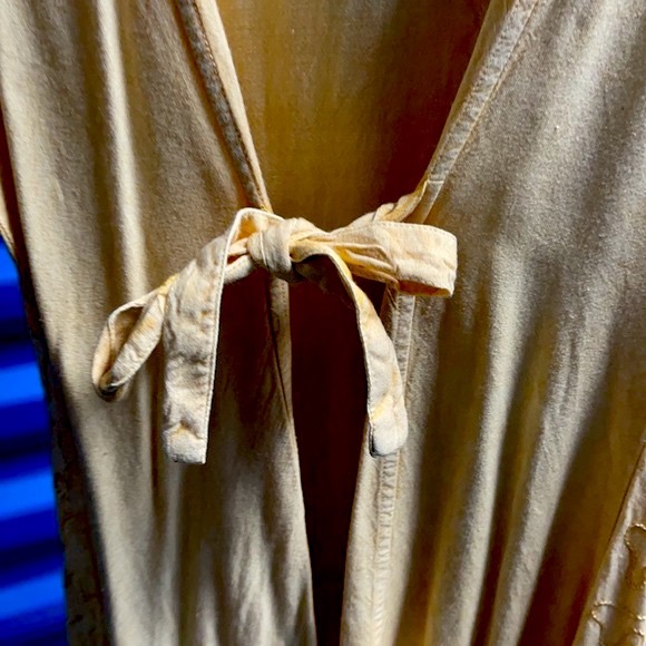 VINTAGE Inuit Patterns & Artwork, XLong, Adjustable Button up (cinch for dress) - Picture 7 of 9